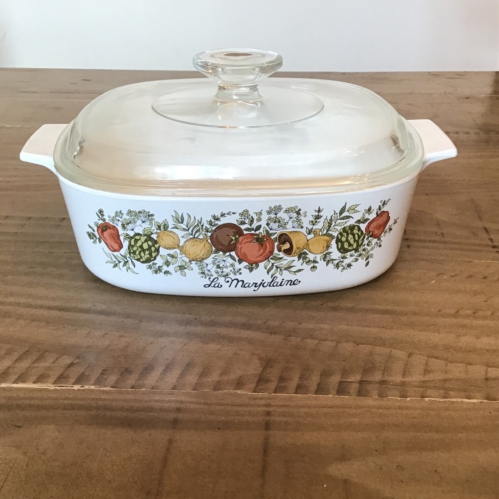 Vintage Corning Ware casserole dish in the "La Marjolaine" pattern. 2 qt